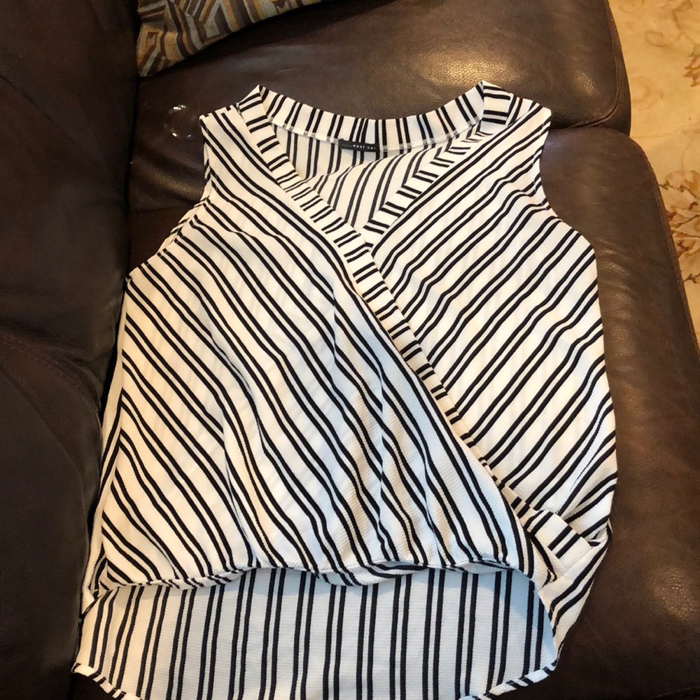 V neck cross front high low size L